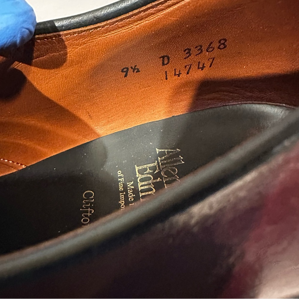 Allen Edmonds Burgundy Leather Cap-Toe Derbys - Picture 15 of 15